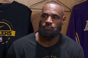 詹姆斯：當我在場上時我仍然能產(chǎn)生影響 我還在努力找回全部狀態(tài)