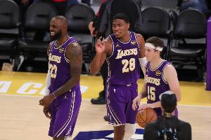 湖人首發(fā)：詹姆斯 里夫斯 艾頓 八村塁 文森特