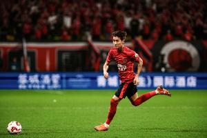 體壇：韋世豪、周定洋都傾向于留在成都，續(xù)約進(jìn)展比較順利