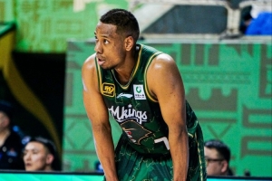 完全夢(mèng)游！祝銘震7中0僅拿2分2板2助 4犯規(guī)