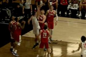 黃雀在后！弗里曼托籃下想攻 楊瀚森大手伸出直接扇飛收走皮球