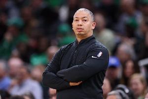 盧：我作為教練從未經(jīng)歷過勝率低于50%的賽季 我們正在想辦法