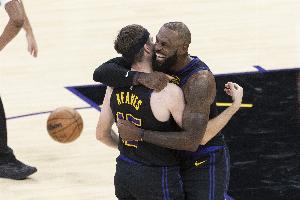 里夫斯：最后一攻時我以為我們落后1分 這鍋我得背起來