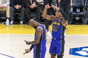 解說：如果八村沒投進你會怎么說呢？我還是會Respect詹姆斯