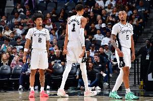 名記：馬刺仍然非?？粗乜ㄋ?fàn)柡凸?不愿為字母放棄他倆