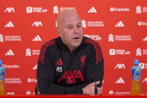 斯洛特：基耶薩的位置有很多首發(fā)選擇；我不認(rèn)為加克波缺乏競爭