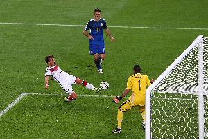 格策：14世界杯決賽絕殺出于本能，梅西一直是我的偶像