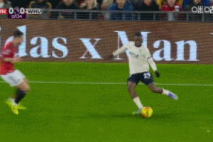 第8分鐘！海文是曼聯(lián)自22年4月盧克·肖后在英超主場最快染黃球員