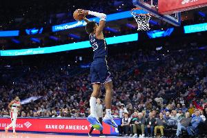 欺負小矮人！76人雙向前鋒巴洛上半場5中3砍下6分9籃板2助攻2蓋帽