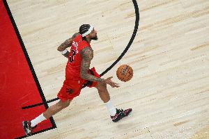 手感不是很好！英格拉姆戰(zhàn)舊主 上半場12中4&三分4中0拿到10分5助