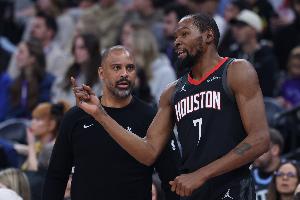 本賽季火箭和上賽季雷霆前20場(chǎng)對(duì)比：都是15勝5負(fù) 凈勝分接近