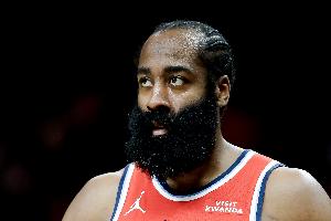 一腳急剎！科沃德反擊上籃 哈登追防目送得分