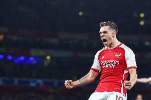 特羅薩德生涯英超對(duì)維拉3球2助，參與進(jìn)球數(shù)僅少于對(duì)利物浦和狼隊(duì)