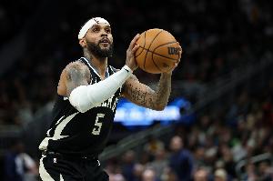 還有的追！特倫特借掩護直接三分 喬治撲防不及送加罰！