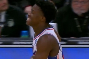 小伙子爆發(fā)力真不錯！埃奇庫姆突破雙手隔扣庫茲馬！