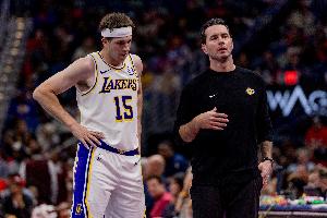 累著了？背靠背湖人首節(jié)26中6僅拿17分 命中率不足三成