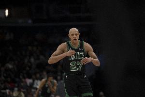 牛皮糖貼死里夫斯！沃爾什7中6高效得17分4板1助1斷2帽 三分5中4