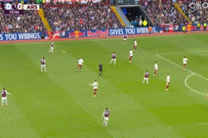 阿森納0-1落后維拉！卡什后點(diǎn)凌空抽射入網(wǎng)，皮球洞穿拉亞小門