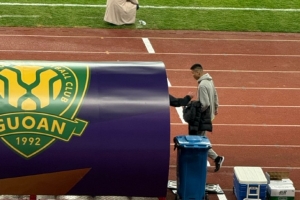 足協(xié)杯決賽遺憾傷退！博主：王剛經(jīng)過(guò)簡(jiǎn)單檢查后已回到替補(bǔ)席