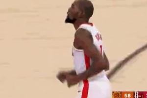 喂到嘴邊！杜蘭特吸引防守連續(xù)兩次為阿門送出保姆助攻