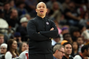 船記：盧在末節(jié)的暫停使用有待改進(jìn) 剩19分40秒僅暫停1次還是挑戰(zhàn)