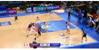 積極性拉滿！王少杰拼搶前場(chǎng)籃板補(bǔ)籃得手 隨后再度起飛大力補(bǔ)扣