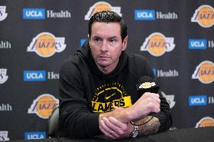 雷迪克：綠軍上半場用三分壓制了湖人 但對球隊(duì)拼搏精神感到滿意