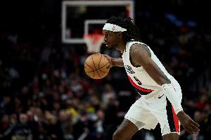 關(guān)鍵球！格蘭特三分一箭穿心反超！裁判回看還給奧薩爾一級(jí)惡意