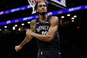 究極進(jìn)化！克拉克斯頓29分鐘砍14分11板10助 本賽季第2次三雙！