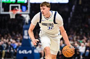 手感一般！弗拉格上半場11中4&沒有罰球 拿到9分3板2帽