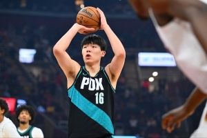 楊毅：開拓者想贏時(shí)就不會(huì)給小楊比較多時(shí)間 在這個(gè)階段都正常