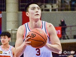 聯(lián)賽還是不錯的！胡明軒7中4&三分5中2拿到10分3板2斷