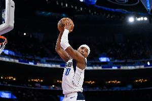 替補微波爐！布蘭登·威廉姆斯上半場8投5中砍下13分