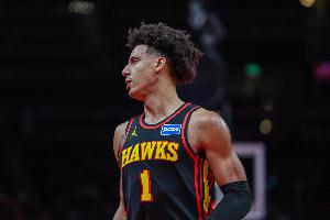 組織前鋒！杰倫·約翰遜長(zhǎng)傳輸送炮彈 奧孔武接球打成2+1