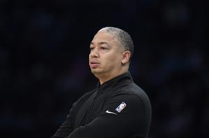 戰(zhàn)績跌回西部倒數(shù)第二！解說：快船?。⌒兄了F處就真窮了！