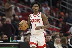 進攻不行！阿門半場4中0僅拿1分2板2助1斷1帽 3失誤3犯規(guī)