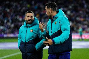 完美謝幕！36歲阿爾巴生涯804場22冠，37歲布斯克茨981場37冠