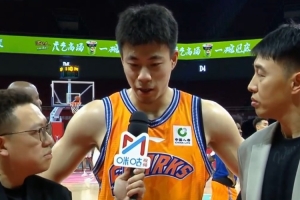 張鎮(zhèn)麟談上海隊(duì)首秀：和新隊(duì)友磨合還不錯(cuò) 懷特塞德賽前發(fā)表演講