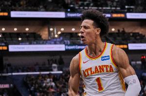 杰倫·約翰遜近5場場均30分13.8板10.8助 投籃命中率50% 3分43.8%