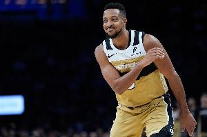 腦后長(zhǎng)眼！麥科勒姆送精彩妙傳 尚帕尼三分手起刀落