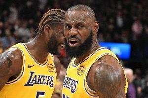 末節(jié)連砍10分！湖人隊(duì)記：歡迎來(lái)到2025-26賽季 勒布朗