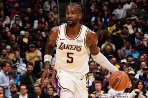 記者連珠炮問自己和老鄉(xiāng)埃奇庫姆的關(guān)系！艾頓：你想知道的太多了