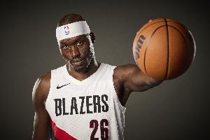 確實(shí)有籃！里斯6中4拿到12分2板 三分4中3