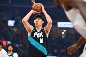 媒體人談楊瀚森：作為新秀5天飛7000公里 難得首發(fā) 上去就是干啊