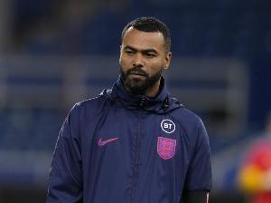 阿什利·科爾：我要從頭學(xué)起成為真正的教練 卡斯利對(duì)我?guī)椭艽? >
                                        </div>
                                    </div>
                                                                        <div   id=