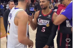 哈里森任期被交易的獨行俠隊友！東契奇和格萊姆斯賽后寒暄幾句