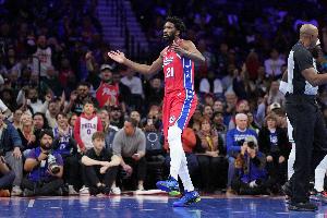 毫無手感可言！恩比德半場11投僅1中&靠6記罰球拿到8分 另有3籃板