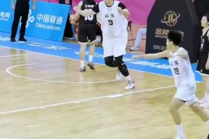 中國女籃第一個(gè)實(shí)戰(zhàn)扣籃！2米26的張子宇在全運(yùn)會(huì)上表演了扣籃
