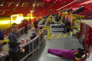 曼聯(lián)將老特拉福德球場開放給無家可歸者，以避免他們流落街頭