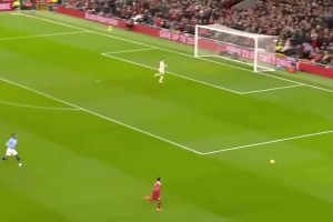 超級(jí)巨大的失誤！詹俊解說(shuō)名場(chǎng)面：加克波破門，曼聯(lián)領(lǐng)先！